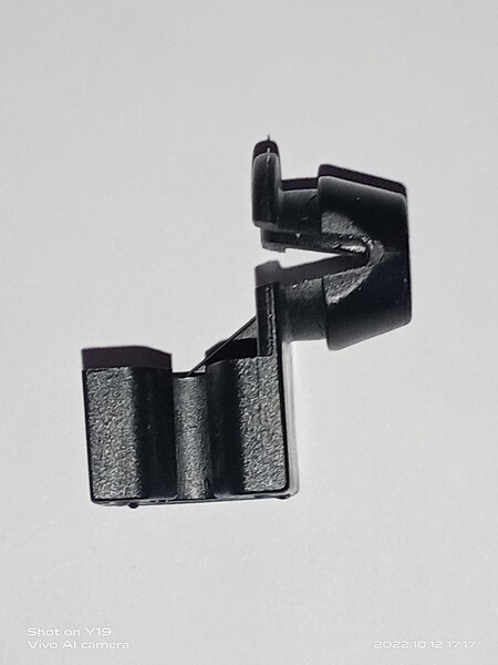 Клипса (крепление) подпорки капота Renault Laguna 2  2001 универсал 1.9 Дизель Киев