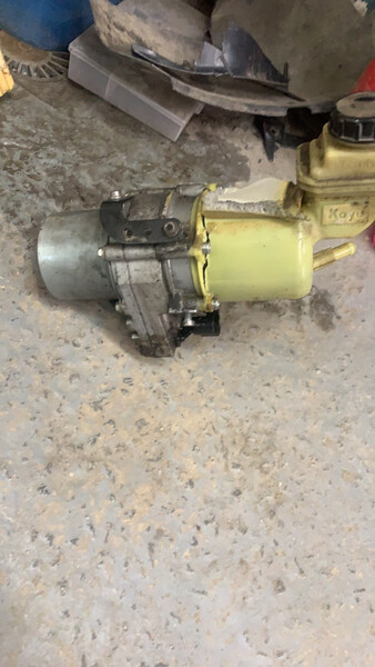 Бачёк насоса гур Renault Laguna 3  2010 хетчбек 2.0 Бензин 