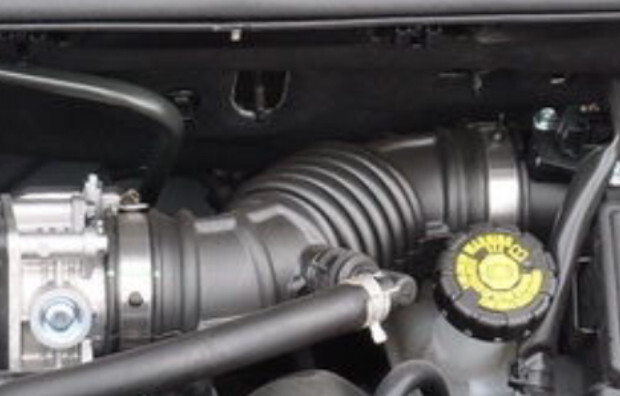 Патрубок воздушного фильтра Nissan Note E11  2008 хэтчбек 1.6 Бензин Киев