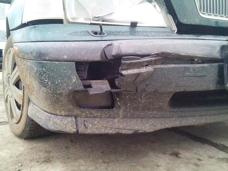 Бампер передний в сборе, фара правая, усилитель бампера Volvo S40  1998 1.8 Бензин 