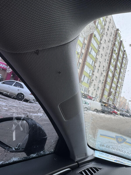 Накладка передней стойки левая Audi A4 B9  2016 2.0 Бензин 