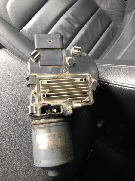 Моторчик стеклоочистителя 7L6955119   Volkswagen Touareg