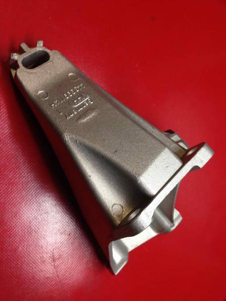 Кронштейн КПП Audi 100 C3 1988 р.  1.8 л бензин Харків