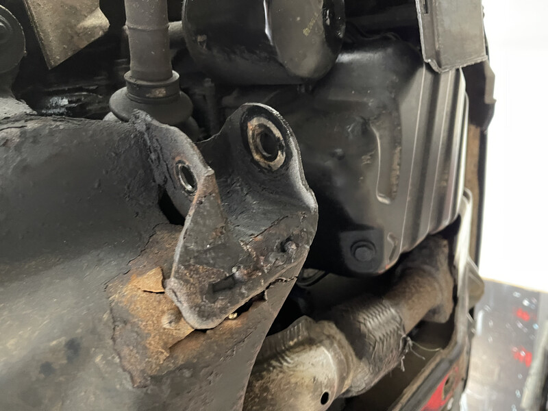 Підрамник Nissan X-Trail T30  2005 3.0 Дизель 