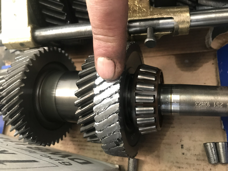 Шестерня Renault Trafic 2 2013 г.  2.0 л дизель Коростень