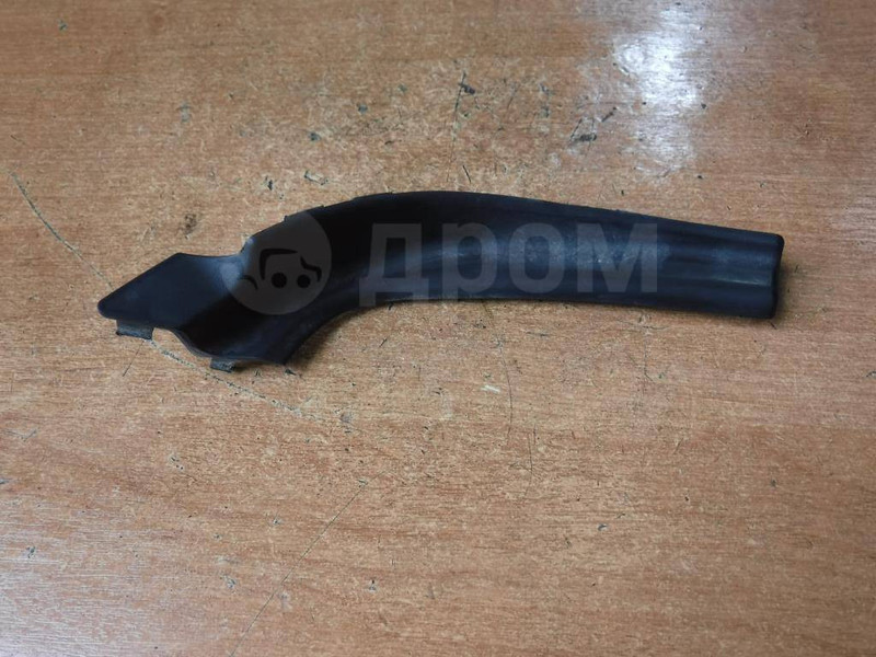 Накладка лобового стекла Kia Cerato 2  2010 1.6 Бензин Киев