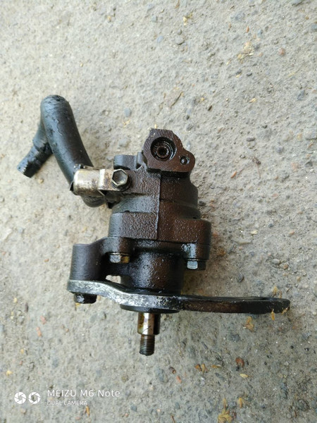 Рульова колонка Toyota Hiace  1985 2.2 Дизель 