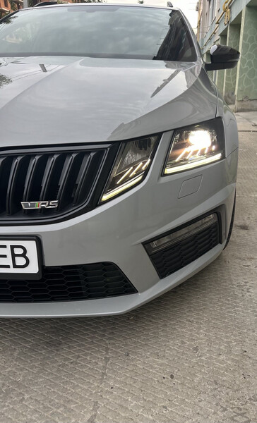 Фара передняя Skoda Octavia универсал 2019 г.