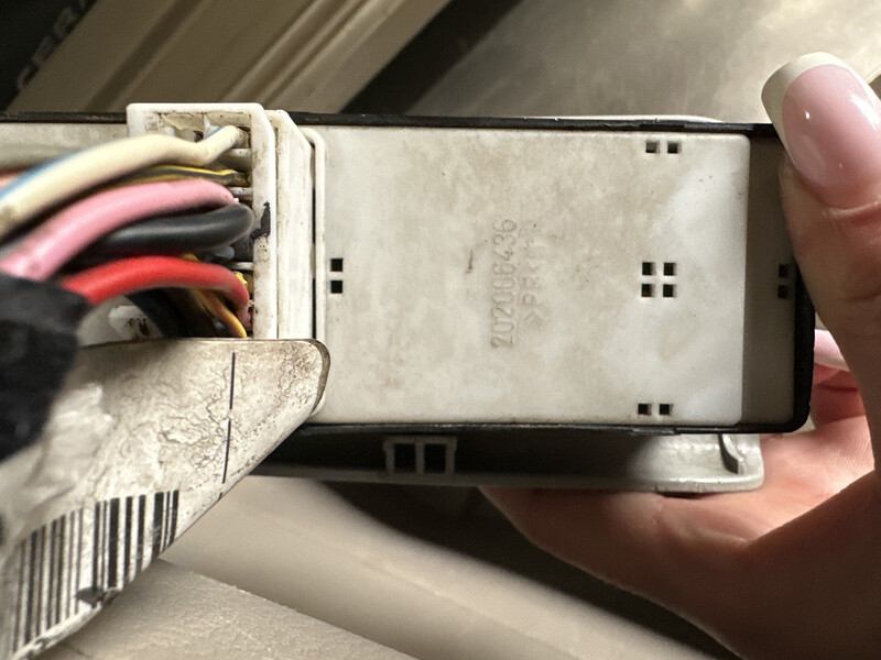 Управление стеклоподъемниками Kia Cerato  2007 