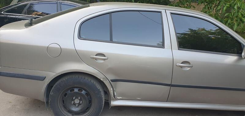Двері задні праві Skoda Octavia  2009 хетчбек Новомосковськ