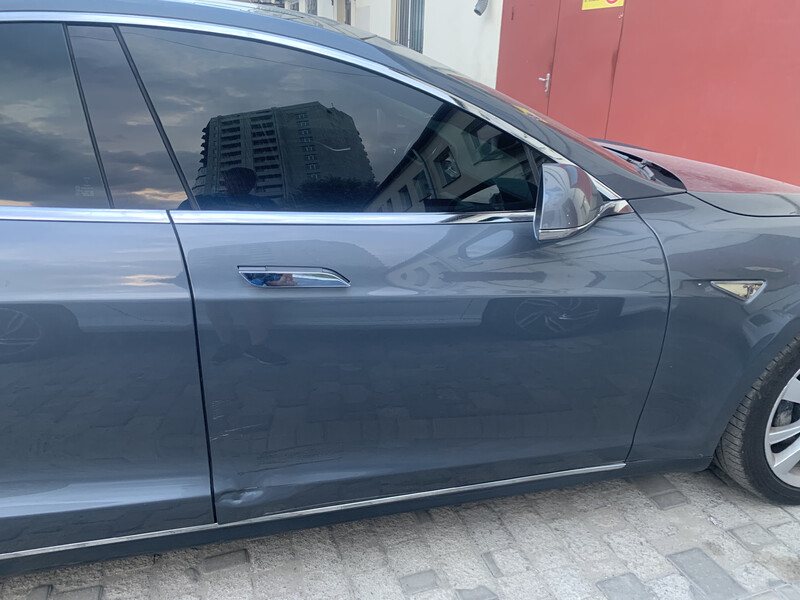 Дверь передняя правая Tesla Model S  2014 2.0 Электро Днепр