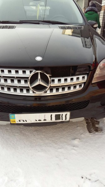 Решетка со значком Mercedes-Benz M-Class ML350 2005 3.5 Бензин Новомосковск