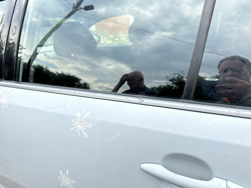 Молдинг стекла левая сторона серый цвет Kia Sportage 3  2014 універсал 1.7 Дизель 