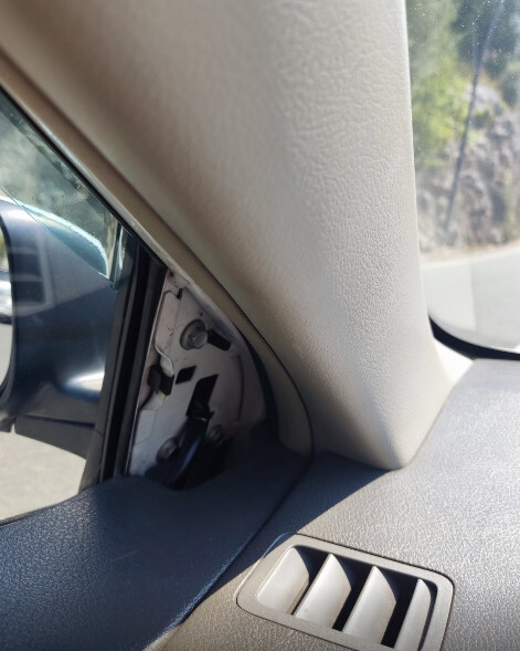 Пластиковая заглушка зеркала Toyota Corolla  2006 1.6 Бензин 