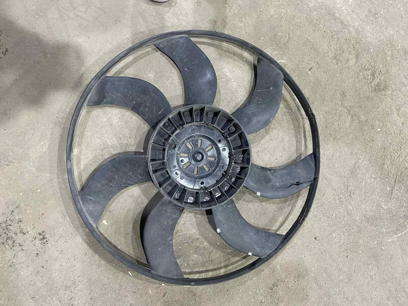 Вентилятор радиатора Jeep Grand Cherokee 2017 г.  3.6 л бензин Кременчуг