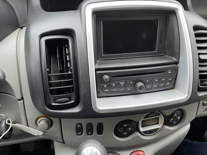 Дефлектор воздухозаборника Renault Trafic 2014 г.  2.0 л дизель Нежин