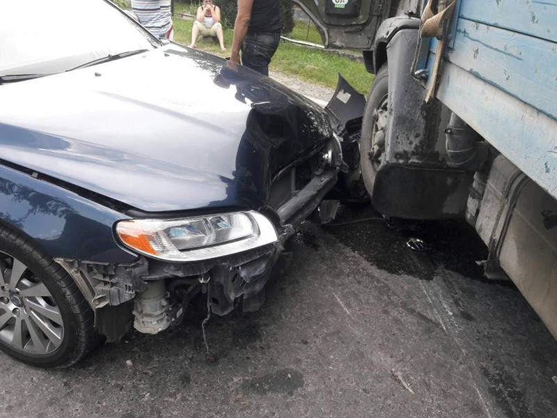 Удар по морде Volvo S80  2012 1.6 Бензин 