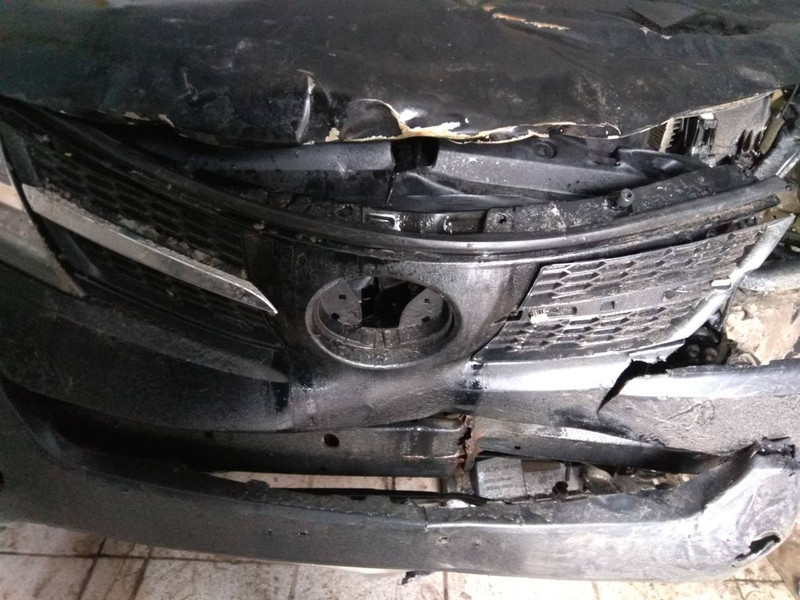 Передняя решетка Toyota Rav 4 2014 г.  2.5 л бензин Львов