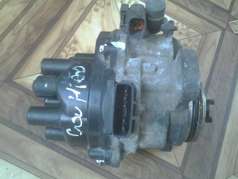 Трамблер в сборе 1.6 разьемы 5,2 Nissan Primera P10  1995 хетчбек 1.6 Дизель 