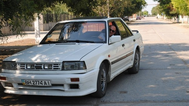 Бампер передній Nissan Bluebird  1985 2.0 Бензин 