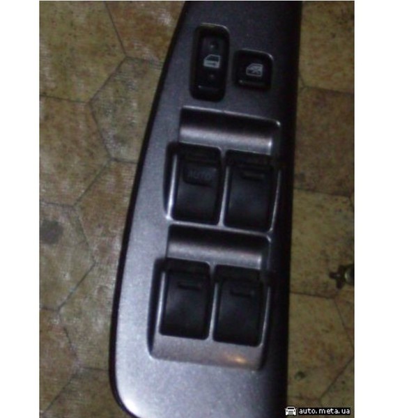 Кнопки стеклоподъемника Toyota Matrix  2003 купе 1.8 Бензин Одесса