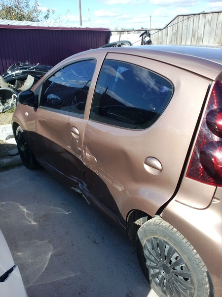 Дверь задняя Peugeot 107  2013 хэтчбек 1.0 Бензин Чернигов