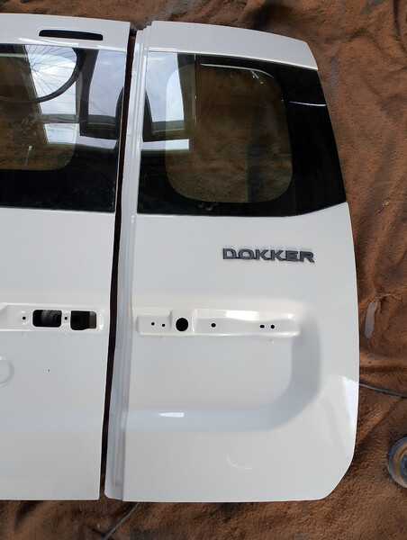 Дверь задняя правая Renault Dokker  2015 1.6 Бензин Житомир