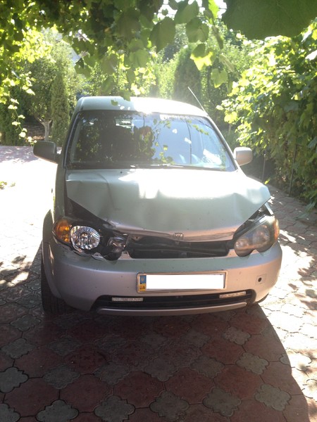 Решетка радиатора Honda HR-V универсал 2000 г.  1.6 л бензин Винница