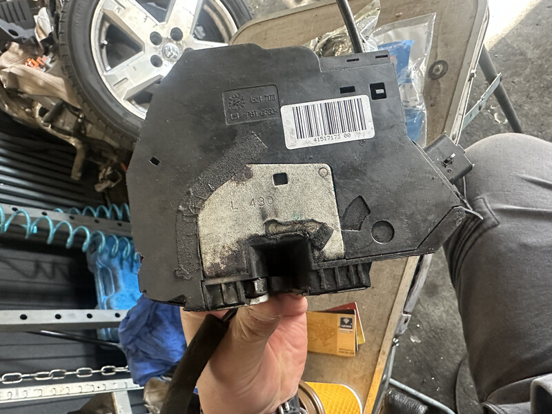 Замок двері Renault Fluence 2011 р.  1.5 л дизель