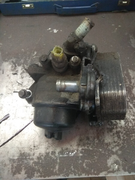 Теплообменик с корпусом масляного фильтра корпус фильтра пластиковый Ford Transit  2011 2.2 Дизель 