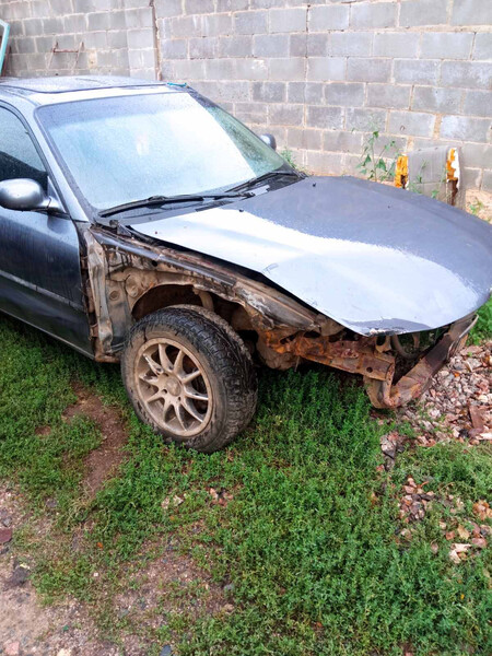 Передняя решетка ласточка носик Mitsubishi Galant 7  1993 хэтчбек 1.8 Бензин 