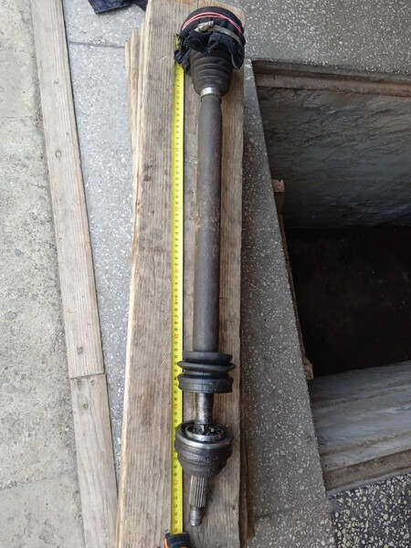 Полуось правая Volkswagen Polo 3  2000 хэтчбек 1.0 Бензин Ивано-Франковск