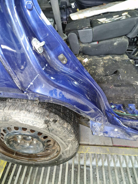 Часть задней правой четверти порожек Nissan Rogue  2018 2.5 Бензин 