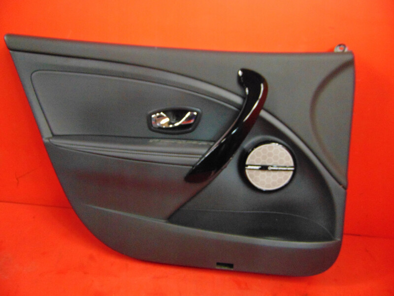 Дверная карта Renault Megane 3 универсал 2010 г.  1.5 л дизель Луцк