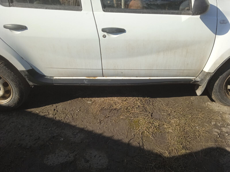 Накладка порога левая Renault Duster  2008 2.0 Бензин Конотоп