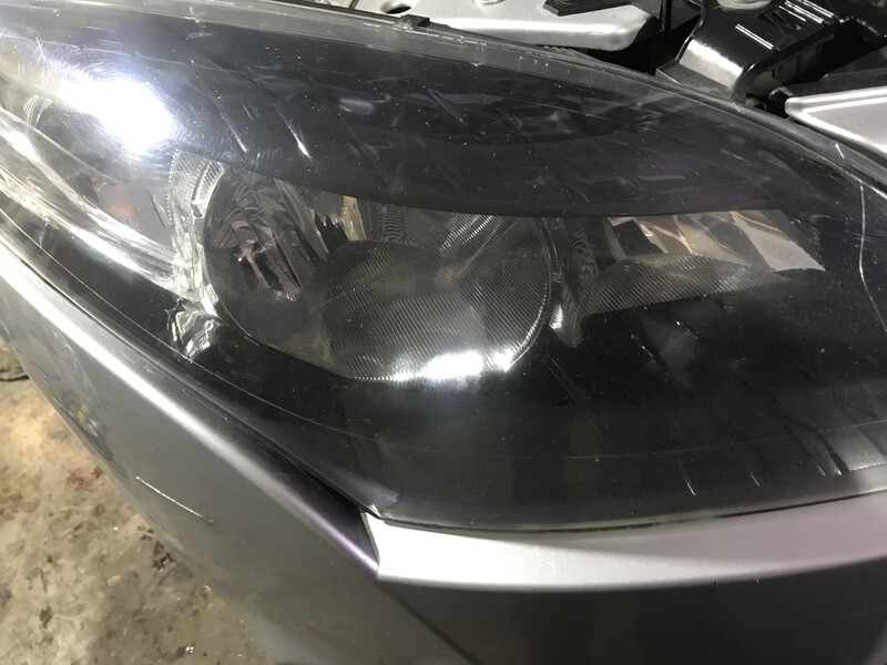 Правая фара Renault Megane 3  2011 универсал 1.6 Бензин Мукачево