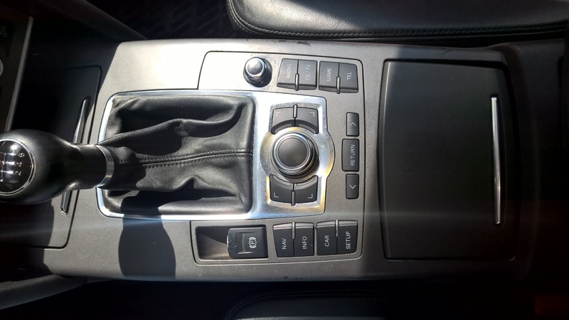 Вставки под дерево в картах дверях, панели и консоли переключения передач Audi A6 С6 2005 2.4 Бензин Винница