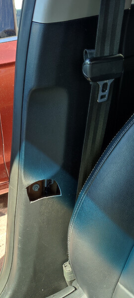 Пластикова я накладка боковий стойки Kia Sportage 4  2019 универсал 2.4 Бензин Чернигов