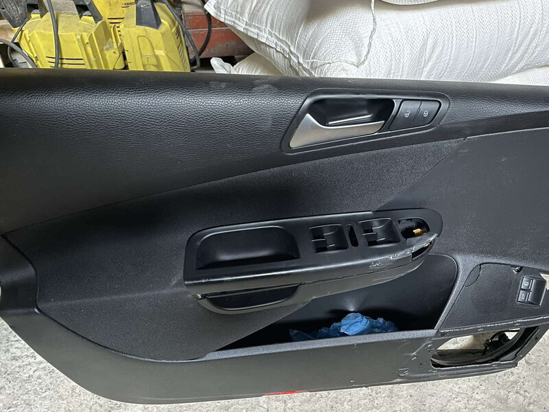 Карта двери водителя левая Volkswagen Passat B6 2008 г.  2.0 л дизель Луцк