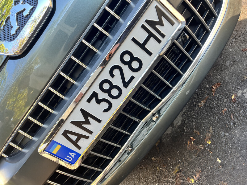Решітка переднього бампера Peugeot 4007  2008 універсал 2.0 Дизель Житомир