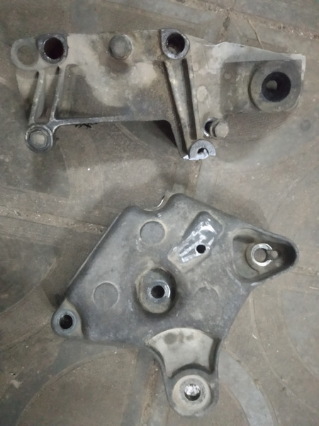 Кронштейн мотора Renault Trafic 2 2003 г.  2.5 л дизель Тернополь