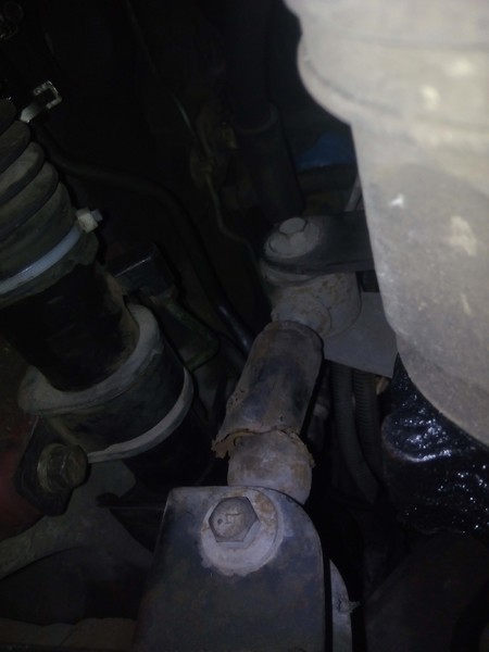 Амортизатор двигуна 11350-05E05   Nissan Bluebird