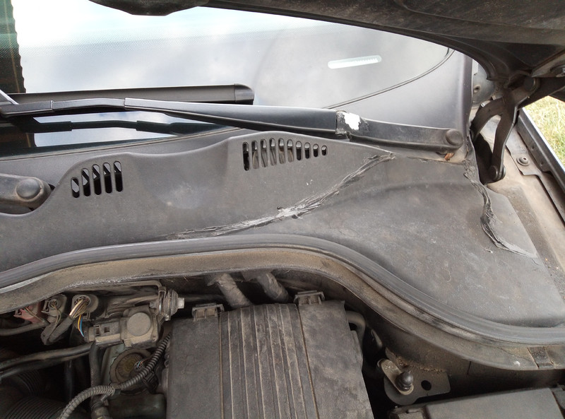 Жабо Volkswagen Passat B6  2009 универсал 1.6 Дизель Дунаевцы