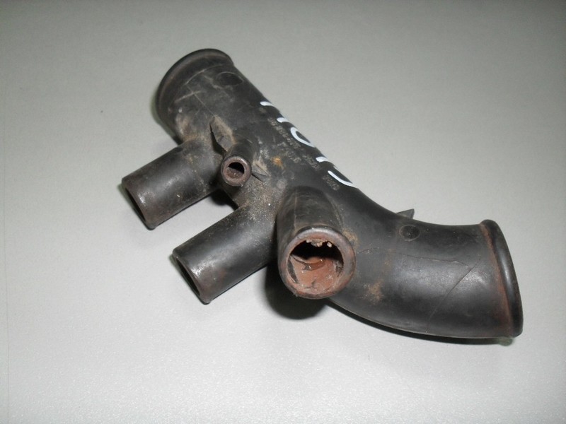 Патрубок системы охлаждения 90265615   Opel Omega, Opel Vectra