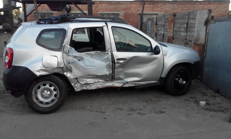 Заднее правое крыло Renault Duster универсал 2012 г.  1.6 л бензин Кременчуг