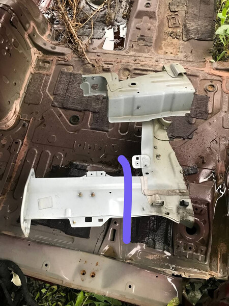 Правий лонжерон Jeep Compass 2018 г.  2.4 л бензин Ровно