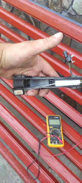 Кнопка швидкого доступу відкривання дверей знаходиться ручці відкривання дверей Renault Kadjar  2015 21.5 Дизель Дубно