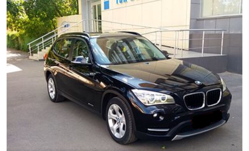 Крылья передние, черного цвета BMW X1  2013 2.0 Бензин 
