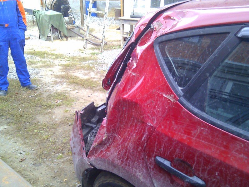 Задня права чверть кузова Hyundai i30 gl 2010 1.4 Бензин 