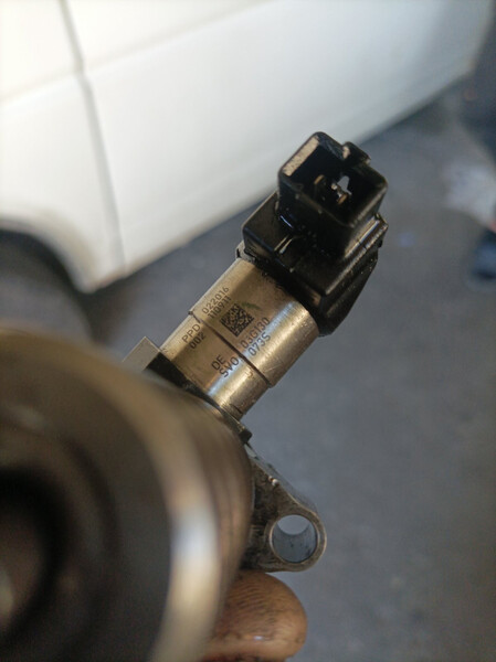 Форсунки Volkswagen Passat B6 универсал 2007 г.  2.0 л дизель